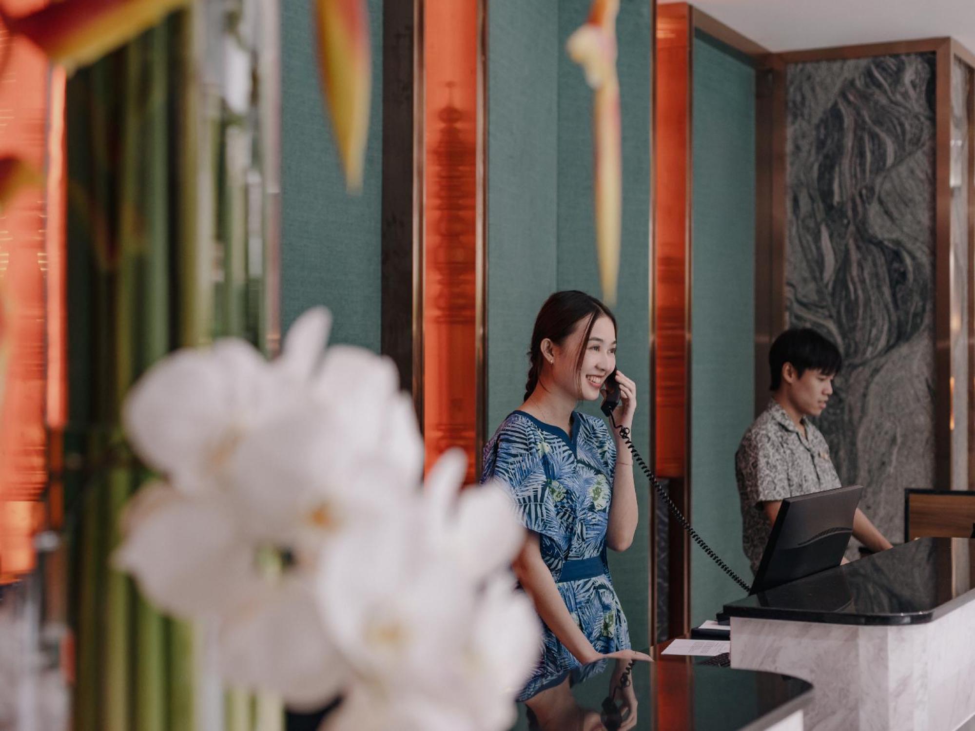 Nysa Hotel Bangkok Sukhumvit 11 Экстерьер фото Concierge at Mandarin Oriental, Bangkok